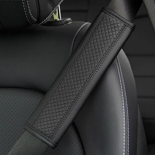 Protetor de Cinto de Segurança em Couro Gravado – Conforto e Elegância | ErgoBelt™