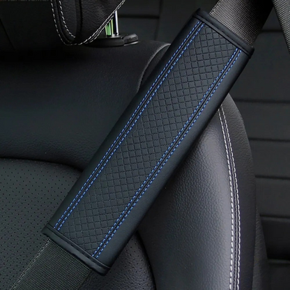 Protetor de Cinto de Segurança em Couro Gravado – Conforto e Elegância | ErgoBelt™