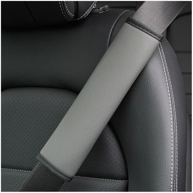 Protetor de Cinto de Segurança em Couro Gravado – Conforto e Elegância | ErgoBelt™