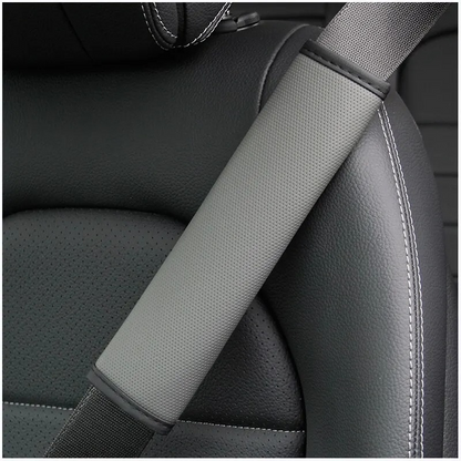 Protetor de Cinto de Segurança em Couro Gravado – Conforto e Elegância | ErgoBelt™